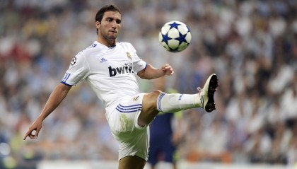 九游9游-【丁俊晖】逆境中的坚守：他如何用战术逆转胜局？，丁俊晖十大逆转视频