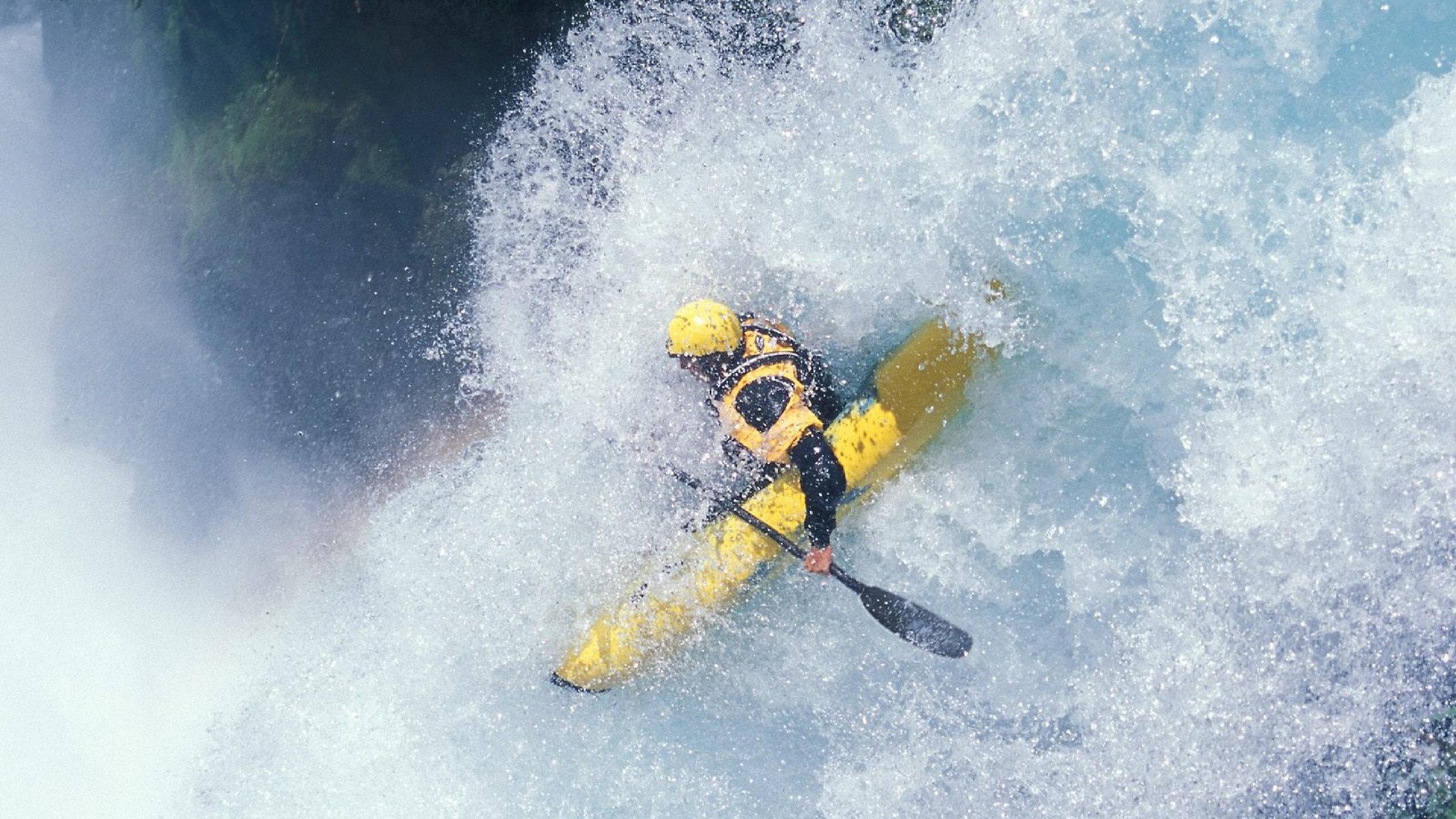 季后赛历史：库里在“决胜局”投中关键三分，帮助勇士逆转取胜！