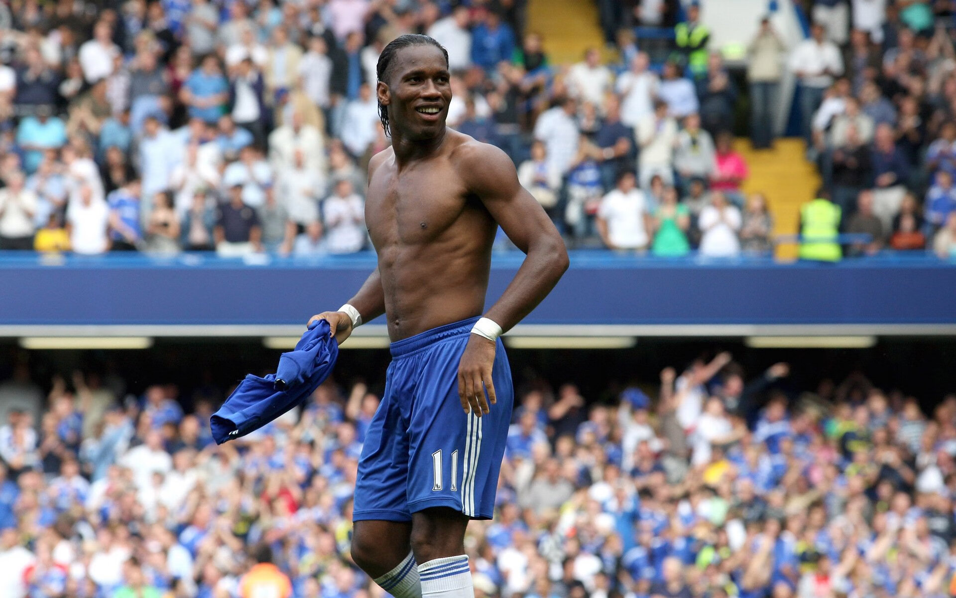 港口海上灯光水上漂流大赛，灯火璀璨中的极速漂流，水上灯光秀图片